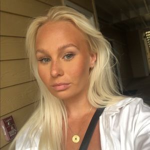 Meet your Posher, Silja